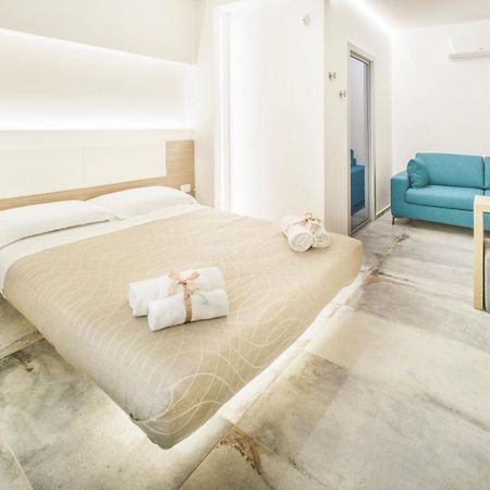 Oasi Del Golfo Suites B&B カステッランマーレ・デル・ゴルフォ エクステリア 写真