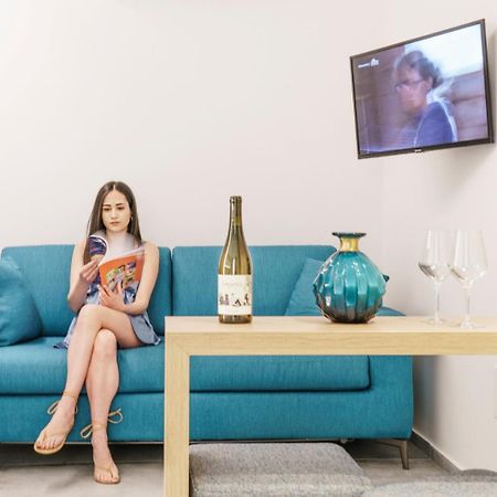 Oasi Del Golfo Suites B&B カステッランマーレ・デル・ゴルフォ エクステリア 写真