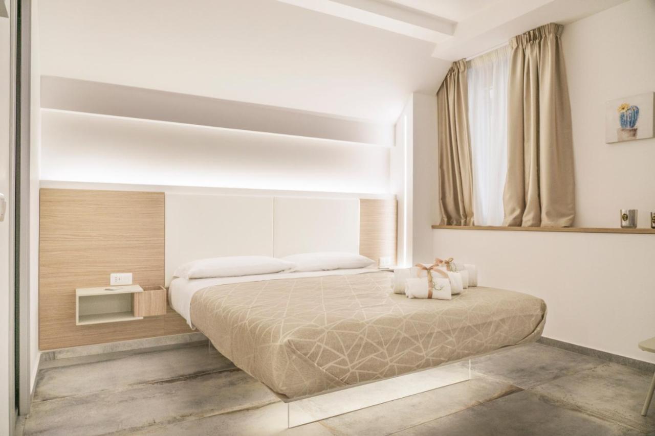 Oasi Del Golfo Suites B&B カステッランマーレ・デル・ゴルフォ エクステリア 写真