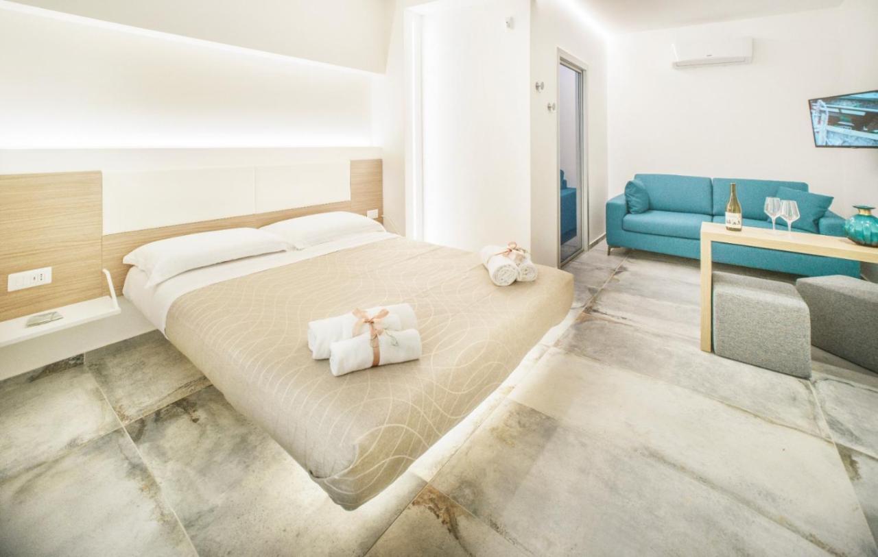 Oasi Del Golfo Suites B&B カステッランマーレ・デル・ゴルフォ エクステリア 写真