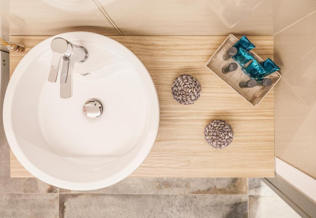 Oasi Del Golfo Suites B&B カステッランマーレ・デル・ゴルフォ エクステリア 写真