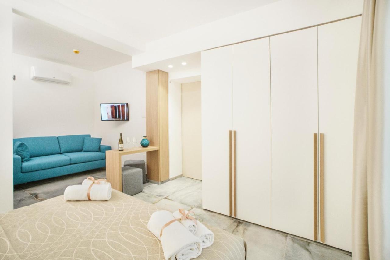 Oasi Del Golfo Suites B&B カステッランマーレ・デル・ゴルフォ エクステリア 写真