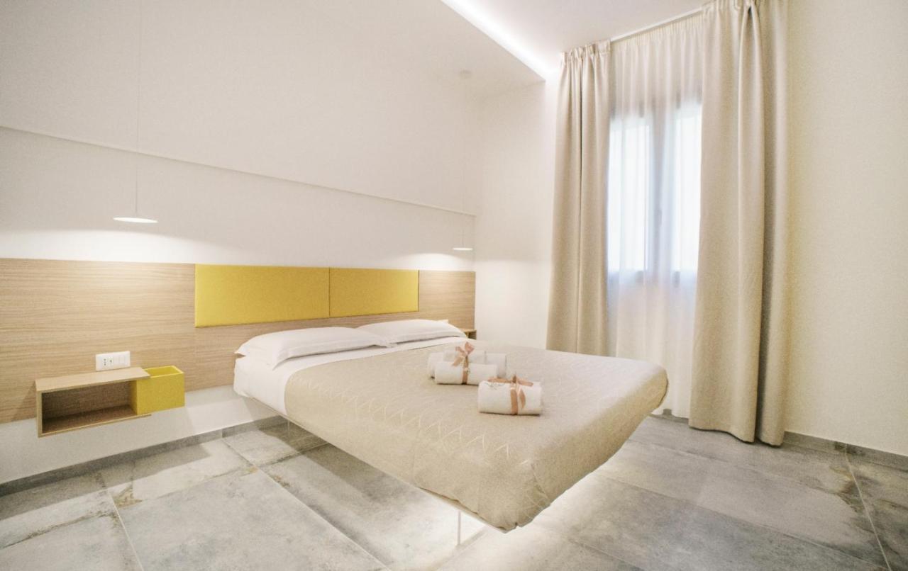 Oasi Del Golfo Suites B&B カステッランマーレ・デル・ゴルフォ エクステリア 写真