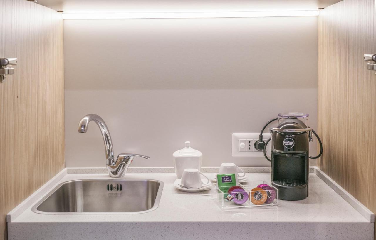 Oasi Del Golfo Suites B&B カステッランマーレ・デル・ゴルフォ エクステリア 写真